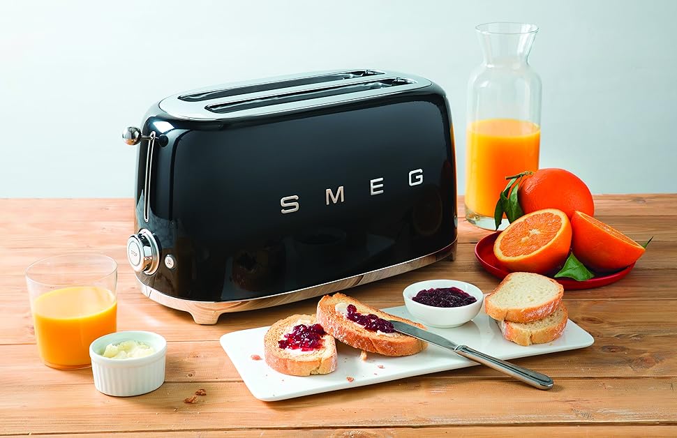 توستر اسمگ مدل SMEG TSF02BL