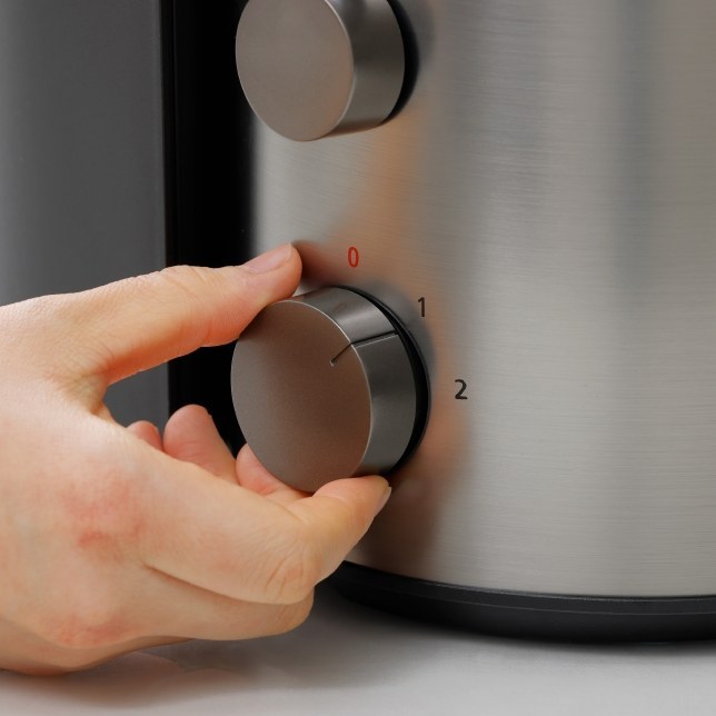 آبمیوه گیری پاناسونیک ۱۰۰۰وات مدل MJ-CB600
